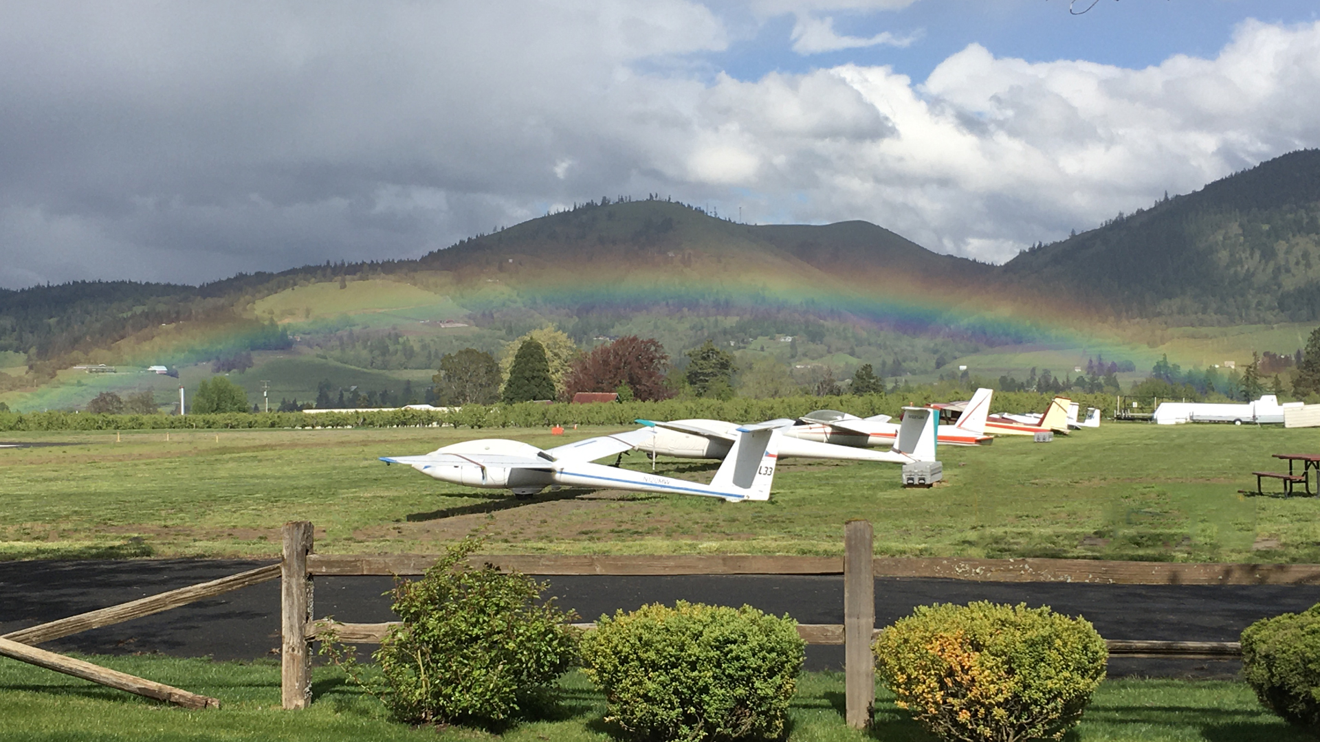 Gliders under rainbow