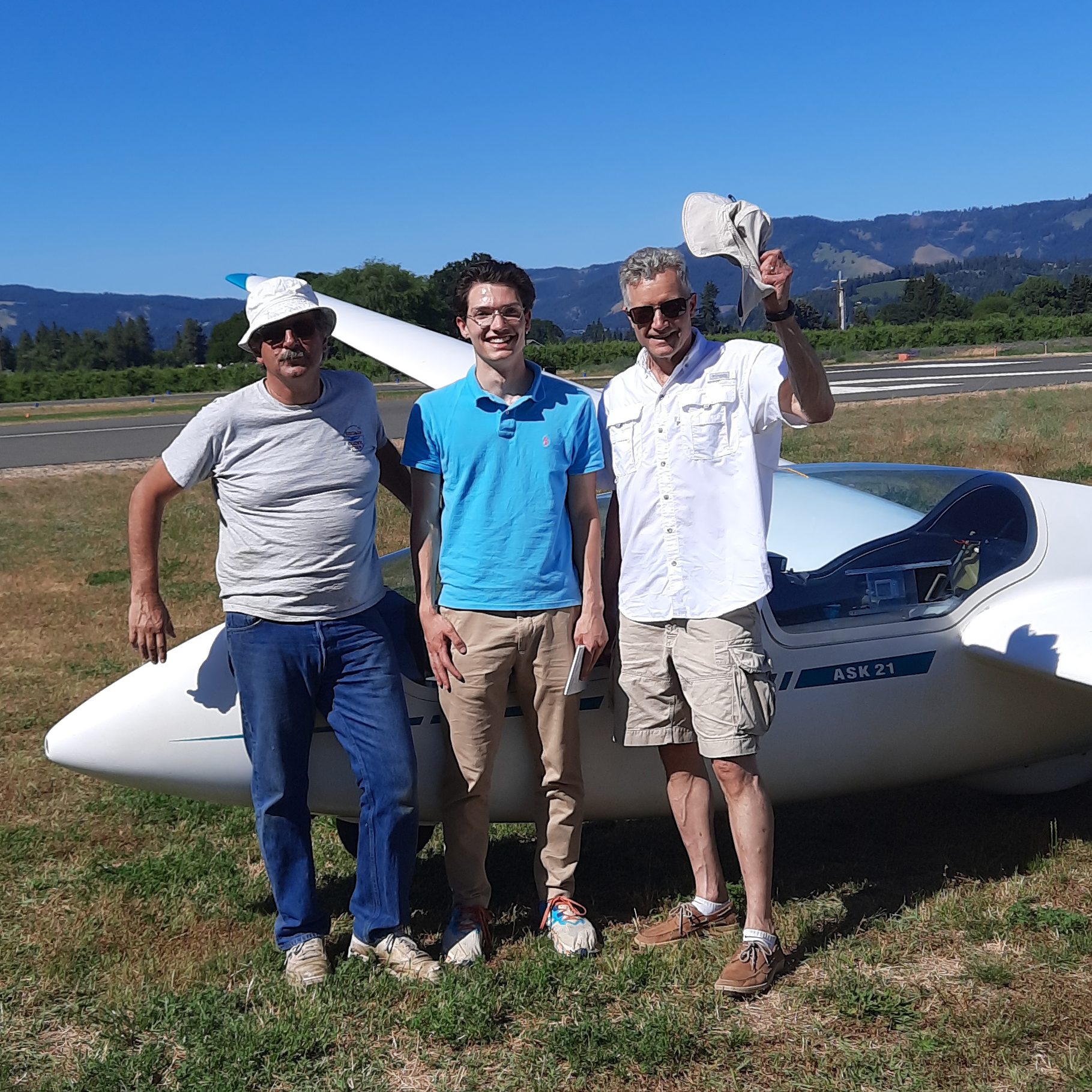 Zack R passes commercial glider checkride